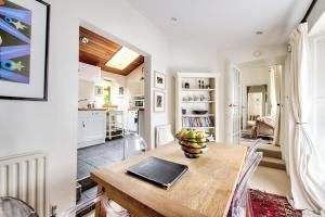 GuestReady - Classic Charm near Holyrood Park