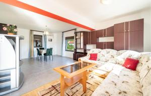 1 Bedroom Cozy Apartment In Krusevo