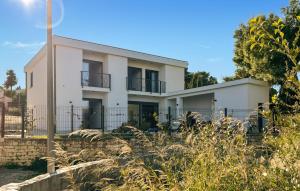 Stunning Home In Supetar
