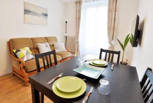Appartements F2 proche gare - 5min RER Orly 15min : photos des chambres