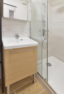 Appartements F2 proche gare - 5min RER Orly 15min : photos des chambres