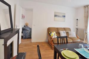 Appartements F2 proche gare - 5min RER Orly 15min : photos des chambres
