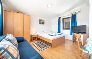 Lovely Apartment In Krusevo With Wifi 