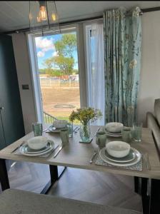 17 Sherringham Patrington Leisure Park private garden, parking, views