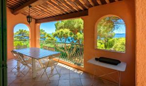 Villa Les Trois Chênes, piscine privée & vue mer sur Golfe de Saint Tropez