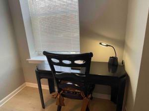 Discover Charm City from a Cozy Retreat