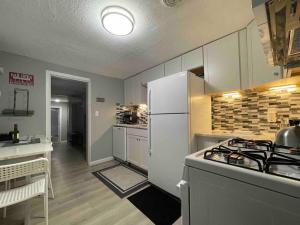 Discover Charm City from a Cozy Retreat