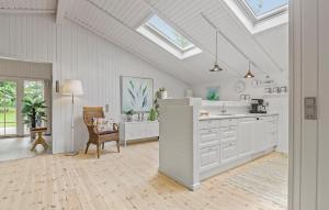 Nice Home In Esbjerg V With Wifi