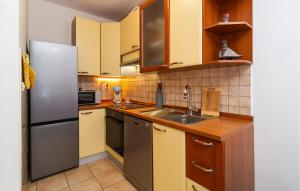 Beautiful Apartment In Split With Wifi