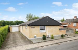 Amazing Home In Aars With Wifi