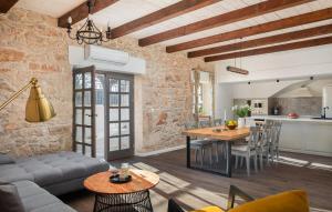 Pet Friendly Home In Dubrava Kod Sibenika 