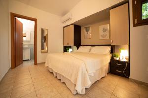 melograno Holiday Home with Swimming Pool and Private Beach