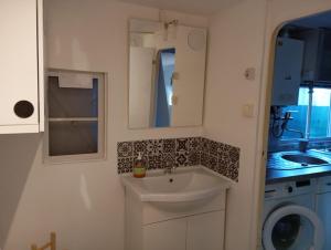 Campings Mobil home 6 pers - camping Les Arbouses - clim terrasse plancha : photos des chambres