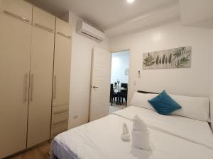 2bedrooms 2toilet& bath Matina Enclaves Condo