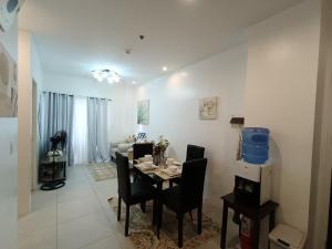 2bedrooms 2toilet& bath Matina Enclaves Condo