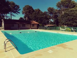 Campings Mobil home 6 pers - camping Les Arbouses - clim terrasse plancha : photos des chambres