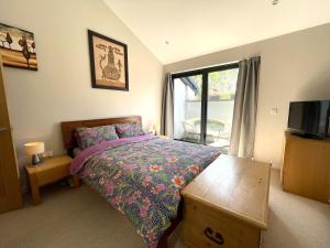 Hampton Hall - Wonderful Converted Home in Redland