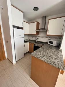 Cerca del mar, ascensor, descuentos semanales 4 personas