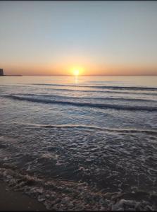 Cerca del mar, ascensor, descuentos semanales 4 personas