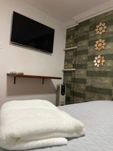 Leo room
