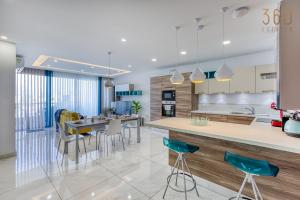 Stunning 3BR home just off the promenade by 360 Estates