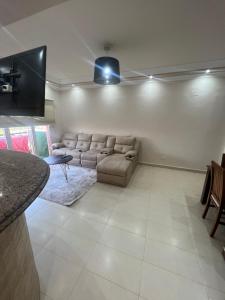 شقة الشيخ زايد فرش مودرن قريبة من الخدمات