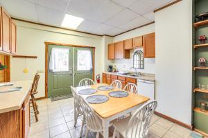 2 Mi to Ice Caves: Pet-Friendly Eben Junction Apt