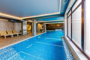 Diamond Resort Black