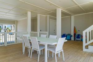 Beach House - Anchors Aweigh by Panhandle Getaways