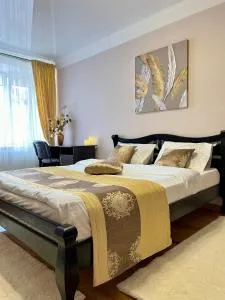 Центр Поруч Озеро та Парк 4 - 波恰耶夫