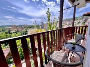 The Green Guest House-Amazing View, Top Location, Entire House