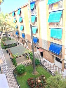 Habitación 2 en tercera planta sin ascensor no és un piso entero! A compartir Baño y cocina!