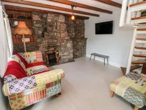 Cobwebs Corner - Newton