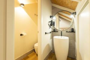 Pasaje Mallol Central Duplex by Valcambre