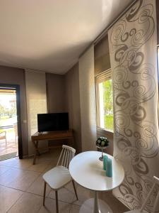 New Sea and Sun Apartment