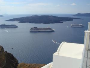 Tzekos Villas Santorini Greece