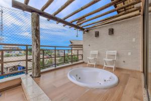 Beach Place 302 - Apê com Jacuzzi by Carpediem