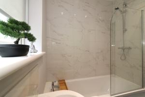 Signature - Huntley House