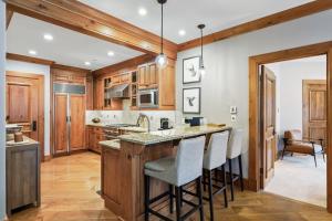 Ski-in Ski-out 1 BRDen in exclusive Horizon Pass condo