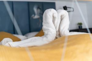 Old Town Chic Studio with Mezzanine by BookingHost