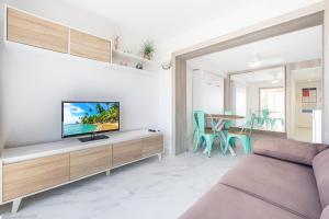 Albatros 12-8 Sea Views Levante Beach