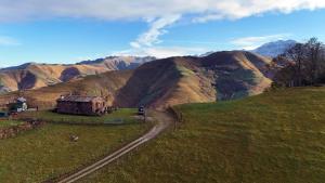 La cabaña mirador de los Valles Pasiegos