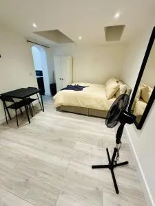 Studio near London Victoria - New Ferry