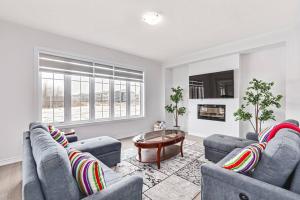 Luxurious Retreat Modern Gem