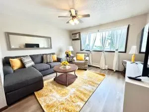 Charming & Spacious Apartment with Deck - 克拉尔维尔