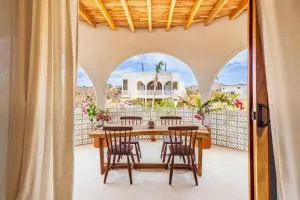 Baja Luna Cerritos - San Carlos