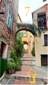 Appartement 2 pièces vue mer dans le quartier historique de Menton
