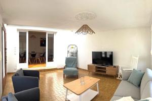 Maison historique familiale 300m de la mer Sword Beach