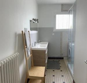 Maison historique familiale 300m de la mer Sword Beach