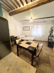 Appartements Duplex T2 Carpentras centre-ville : photos des chambres